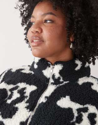 Noisy May Curve Zip Up Fleece In Black