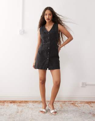 denim vest black dress Black Maxi Dress with Denim Vest Outfits (2 ideas & outfits)