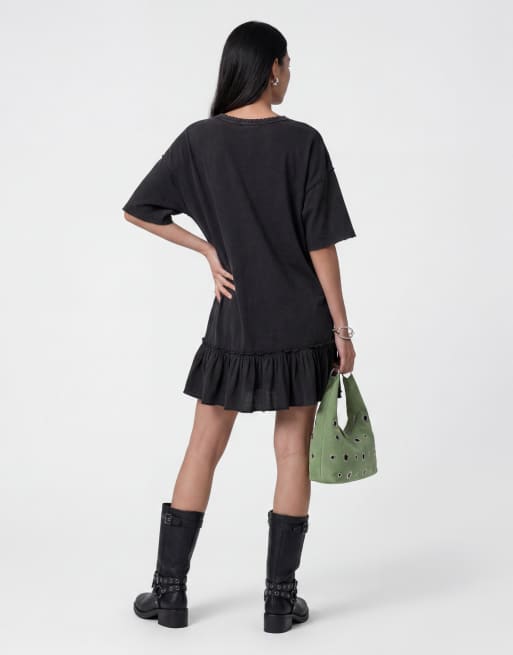 Noisy May drop hem t-shirt dress with seam detail in washed black, 4 of 4