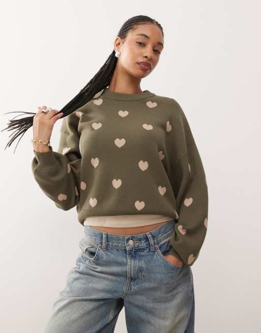 Noisy May – Dzianinowy sweter w kolorze khaki ze wzorem w serca