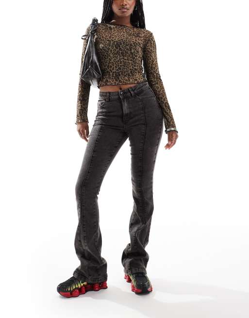 Noisy May - Flared jeans met siernaden en wassing in zwart