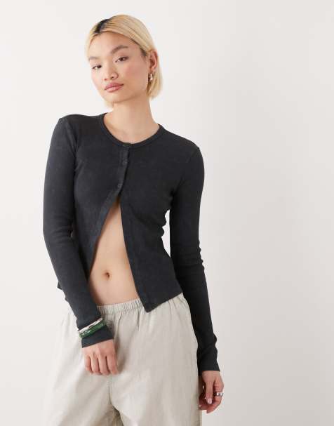 Noisy May – Gerippte Strickjacke in verwaschenem Schwarz mit Schlitz vorne - view 1