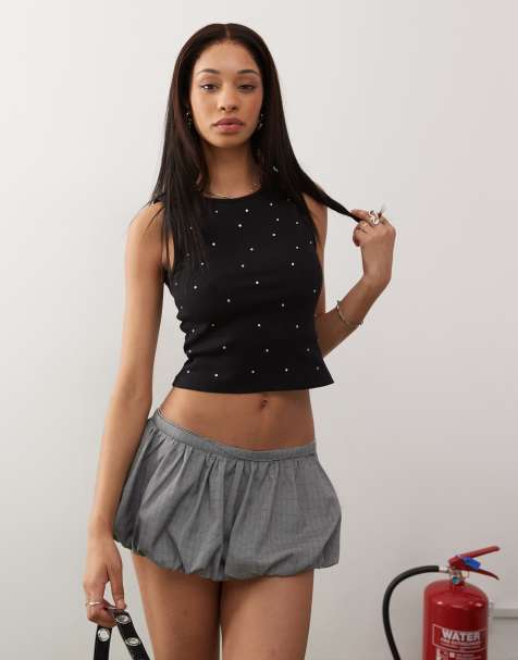 Noisy May – Geripptes Tanktop in Schwarz mit Strassverzierung - view 1