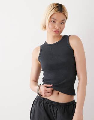 Noisy May - Geripptes Tanktop in verwaschenem Schwarz