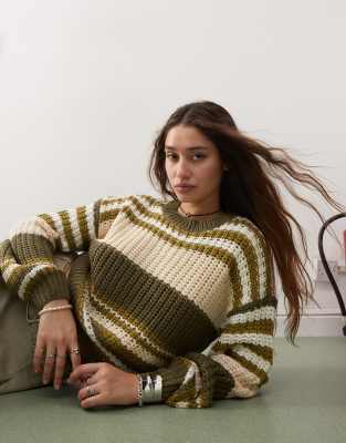 Noisy May - Weitmaschiger Grobstrickpullover mit Streifen in Cremeweiß und Grün
