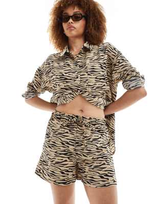 Noisy May High Waisted Ripple Shorts In Black