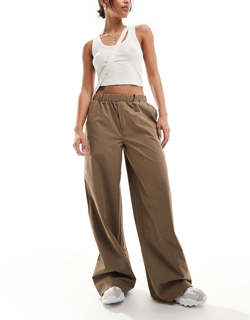 Noisy May high waisted wide leg trouser in tan-Brown