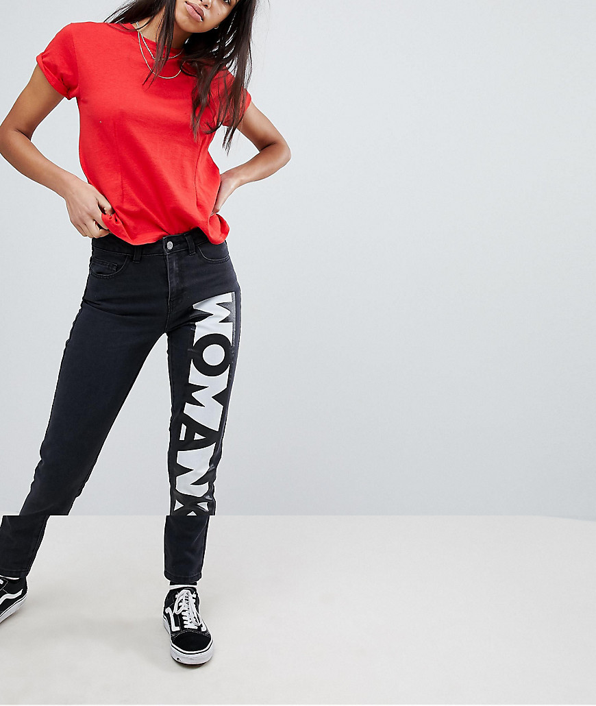 Noisy May højtaljede 80'er-jeans med Woman slogan-Sort