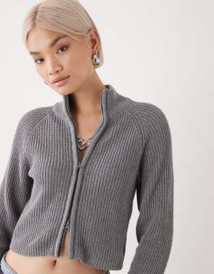 Noisy May - Hochgeschlossene Strickjacke in Mittelgrau mit durchgehendem Reißverschluss