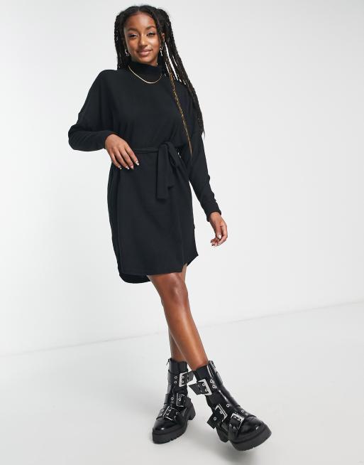 Noisy May – Hochgeschlossenes, kurzes Pulloverkleid aus Strick in Schwarz mit Bindeband, 2 von 4