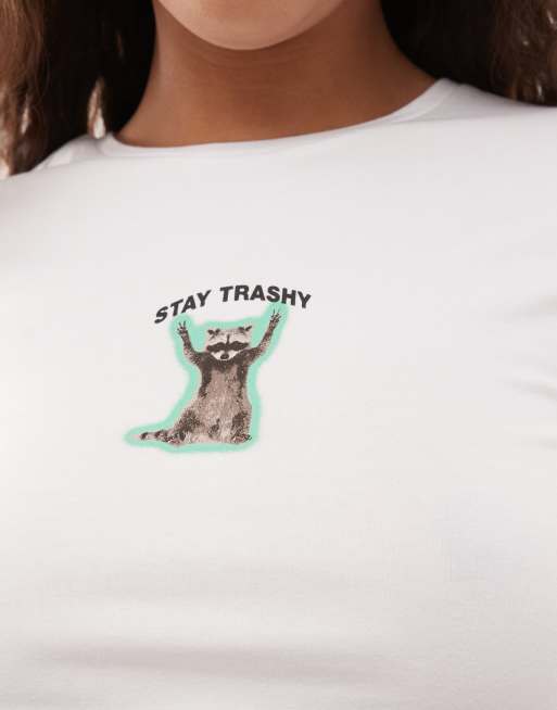 Noisy May - Hvid baby-t-shirt med 'stay trashy'-grafik, 2 af 4