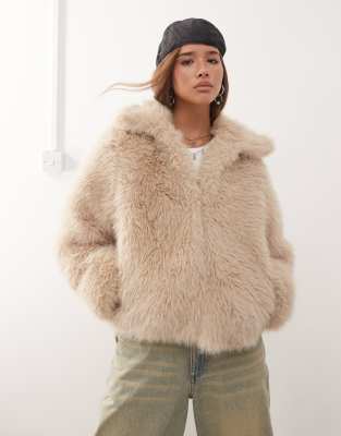 Noisy May - Jacke aus Kunstpelz in Beige-Neutral