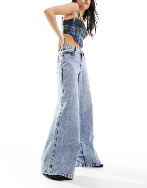 Noisy May – Jeans in heller Waschung mit weitem Bein 