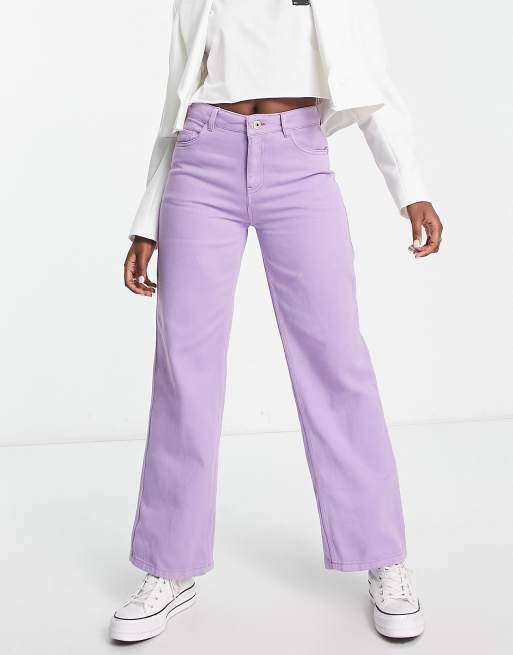 Noisy May Jeans mit geradem Schnitt in Lila ASOS