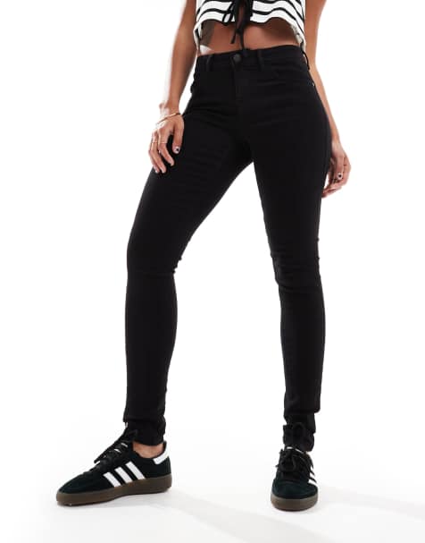 Noisy May – Jen – Enge Jeans in Schwarz mit Push-up-Effekt - view 1