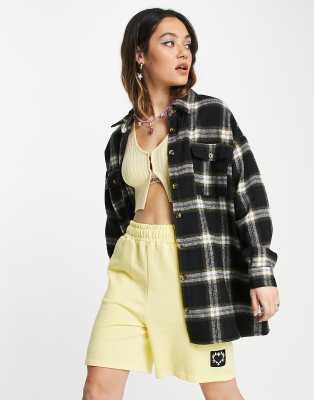 Noisy May – Karierte Oversize-Hemdjacke in Schwarz