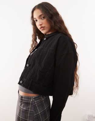 Noisy May - Kastige Cropped Jeansjacke in Schwarz
