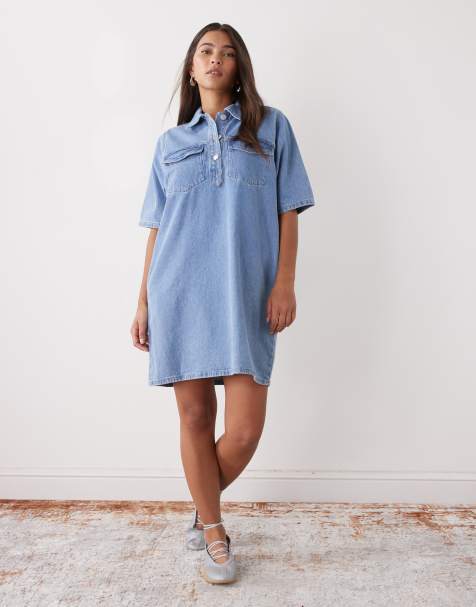 Noisy May – Kastiges Oversize-Jeanskleid in Hellblau mit Taschen - view 1