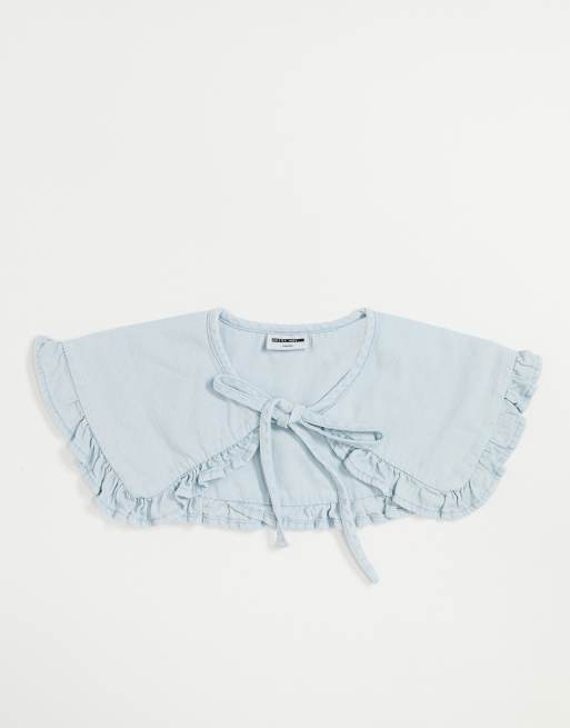 Noisy May - Krave med bindebånd og flæsedetaljer i afbleget blå denim