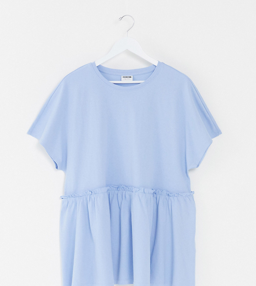 Noisy May – Kurvor – Ljusblå, smockad t-shirt