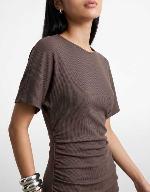 Noisy May – Kurzes T-Shirt-Kleid in Schokobraun mit geraffter Taille, 3 von 4