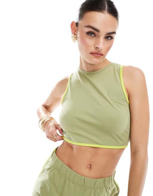 Noisy May – Kurzes Tanktop in Grün mit kontrastierender Paspelierung, Kombiteil