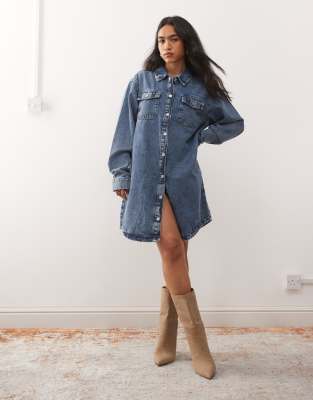 Noisy May - Langärmliges Jeans-Hemdkleid in verwaschenem Jeansblau