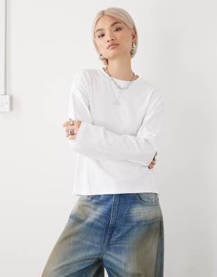 Noisy May - Langärmliges Regular Fit T-Shirt in Weiß