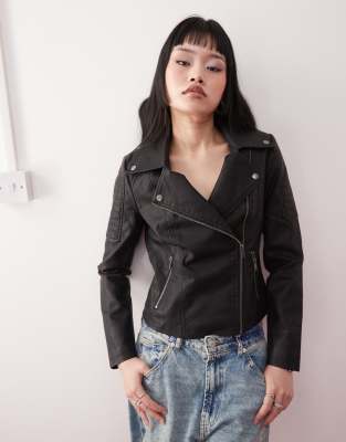 leather look jacket in black