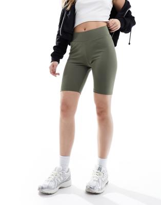 Noisy May - Leggings-Shorts in Khaki-Grün