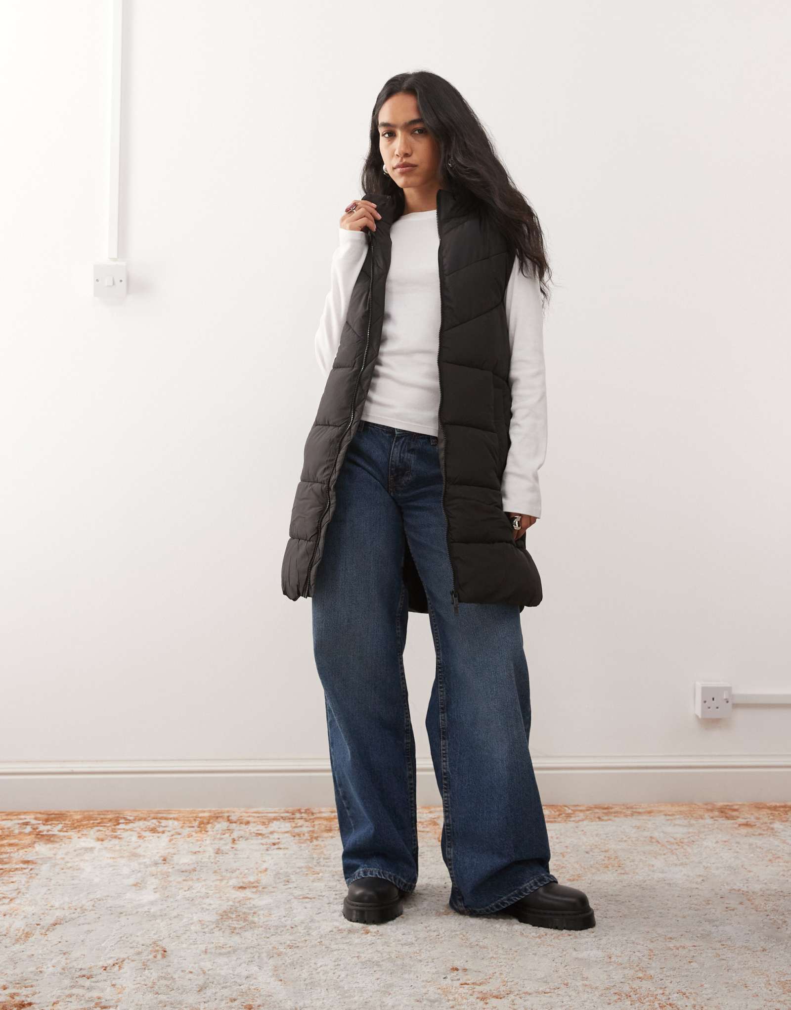 Ярусный жилет с подкладкой Noisy May черного цвета