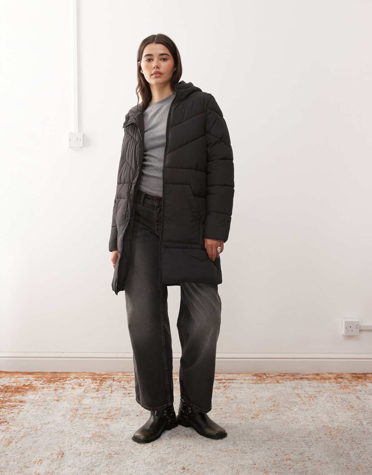 Noisy May longline puffer with hood in black