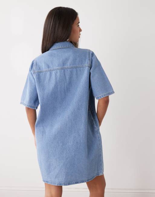Noisy May - Lyseblå oversized denimkjole med firkantet pasform og lommer, 3 af 4
