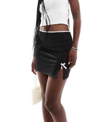 mini skirt with bow in black-Gray