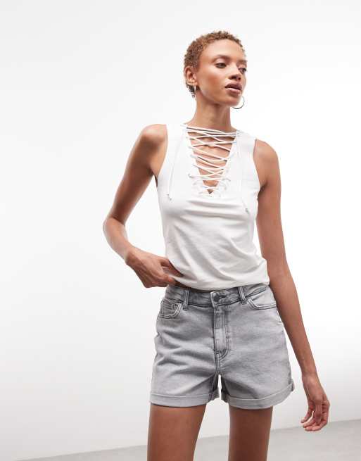 Noisy May Moni high waisted denim shorts in light grey, 2 of 5