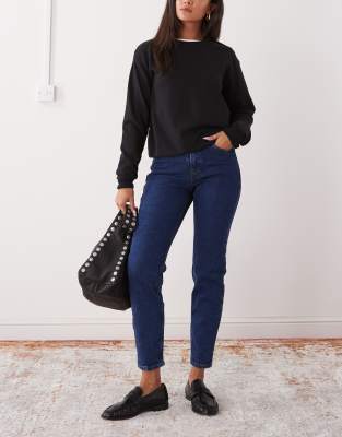 Noisy May - Moni - Knöchellange, gerade geschnittene Jeans in Dunkelblau mit hohem Bund