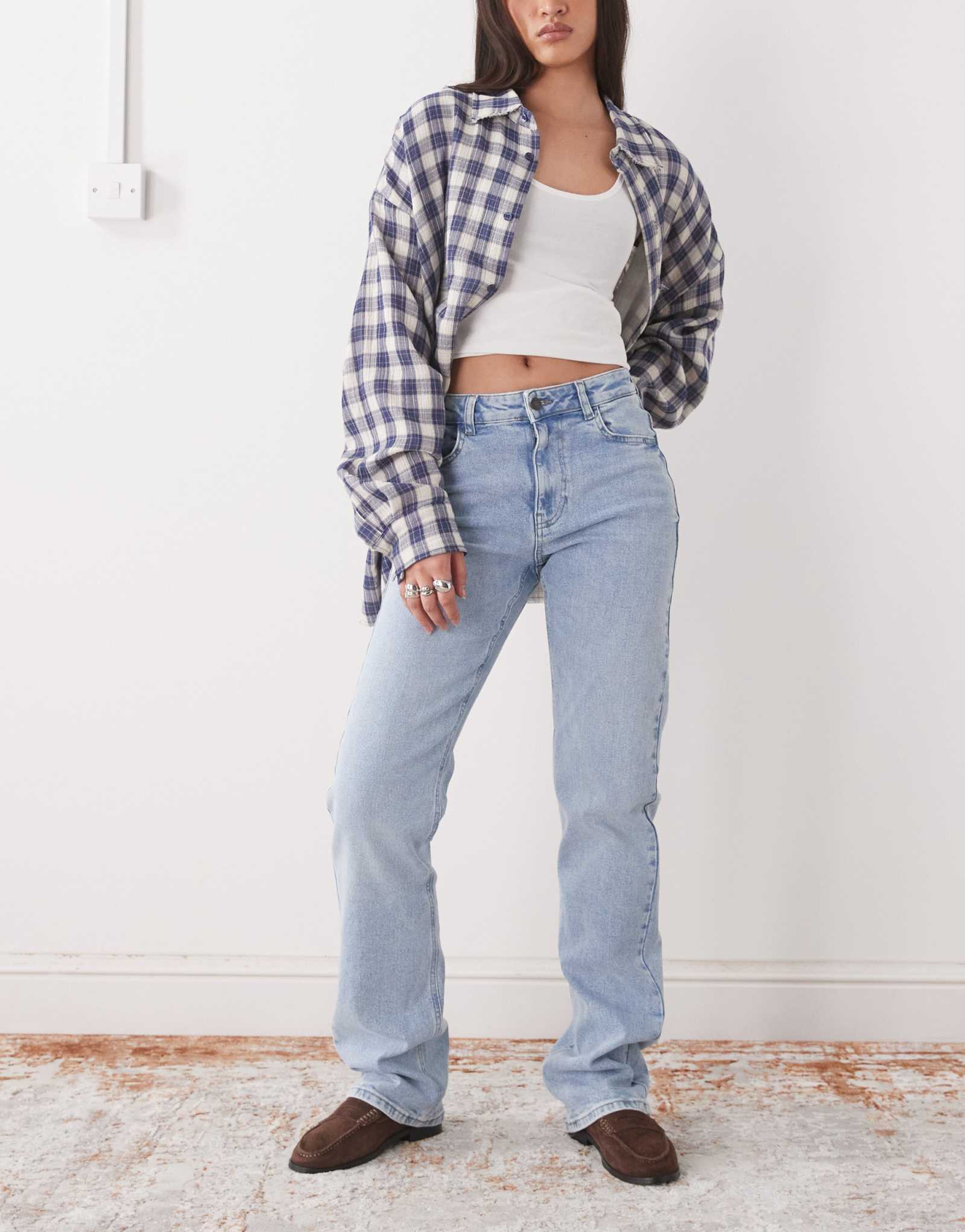 Джинсы Noisy May Monica с высокой талией и прямыми штанинами из светло-голубого денима