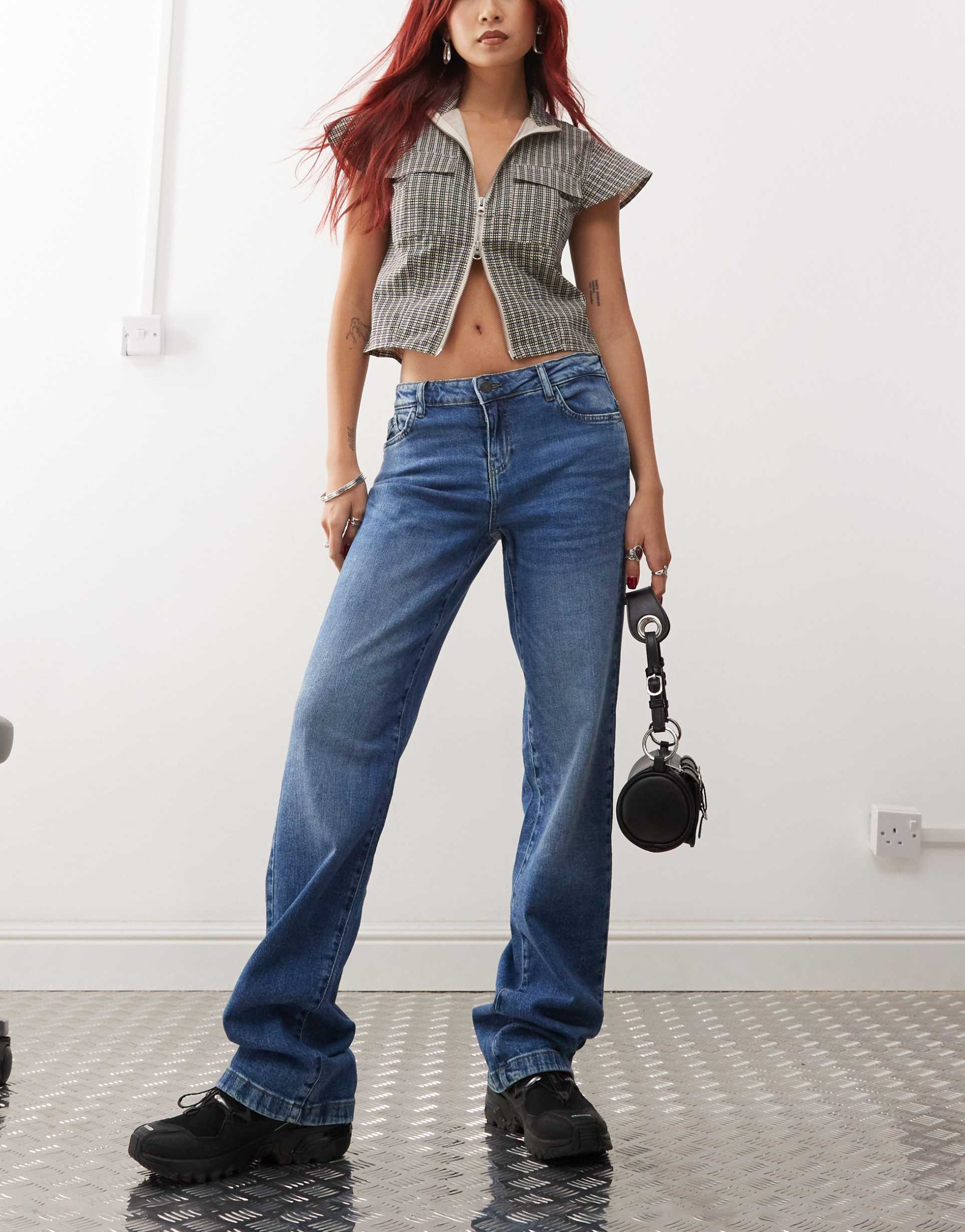 noisy may nila low rise wide fit jeans in mid wash