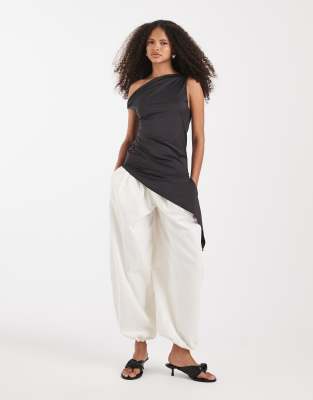 Noisy May Off Shoulder Asymm Hem Top In Black