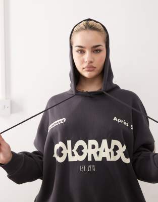 Thumbnail - Noisy May - Oversize-Kapuzenpullover in Schwarz mit „Colorado"-Textprint
