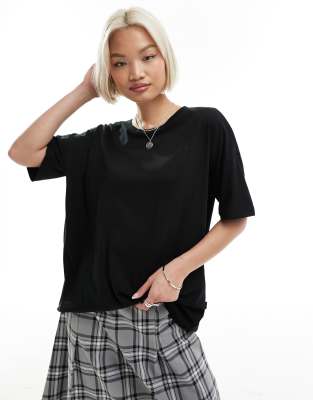 Noisy May - Oversize-T-Shirt in Schwarz mit überschnittener Schulter-Black