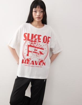 Noisy May - Oversize-T-Shirt in Weiß mit „Cake"-Textprint