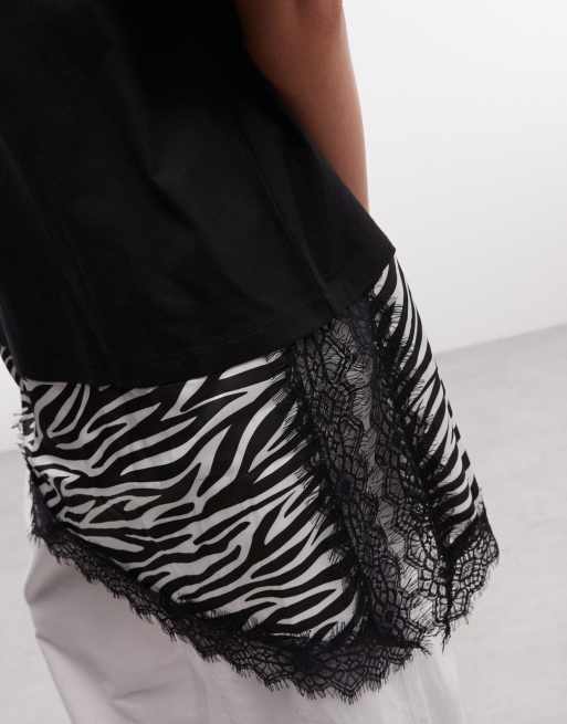 Noisy May Oversize-T-Shirt mit asymmetrischem Satinspitzen-Saum und Unterlage in Schwarz mit Zebra-Muster, 3 von 4