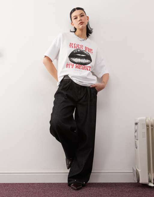 Noisy May oversize t-shirt with kiss me print in white, 2 of 4