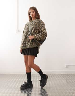 Noisy May - Oversize-Teddyjacke ohne Kragen mit Leopardenmuster-Schwarz