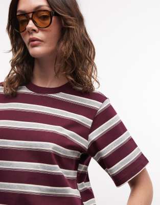 Noisy May Oversized Boxy Fit T-shirt In Red
