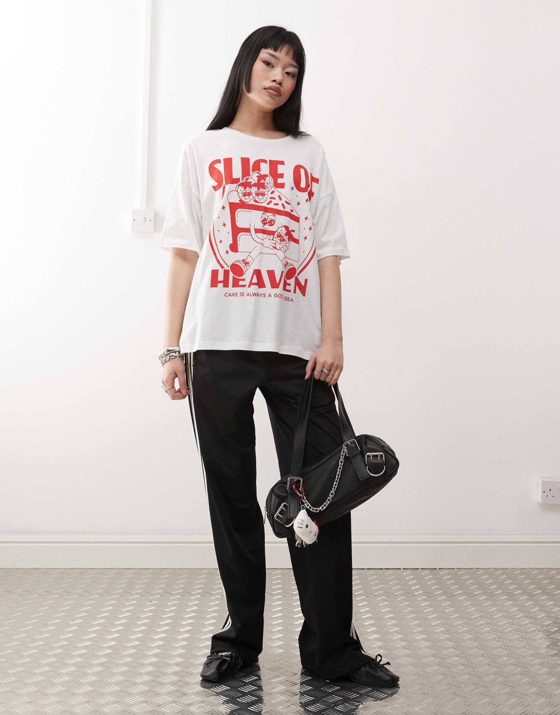 noisy may oversized tee with cake print in white