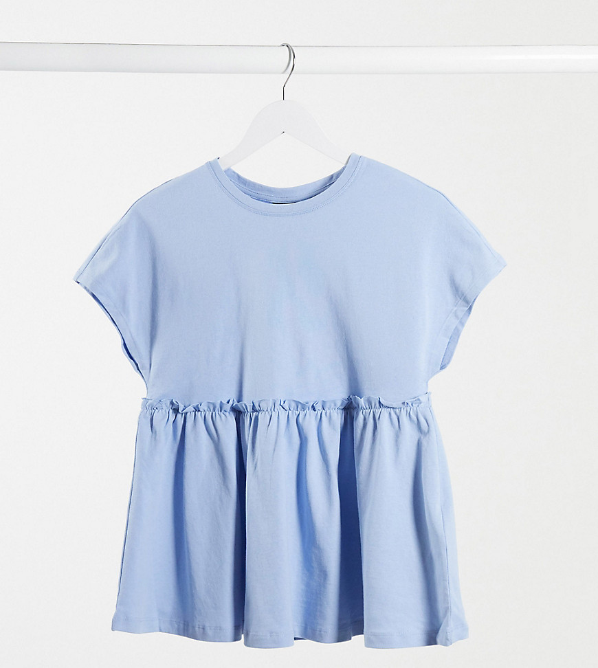Noisy May Petite - Babyblå t-shirt med peplum