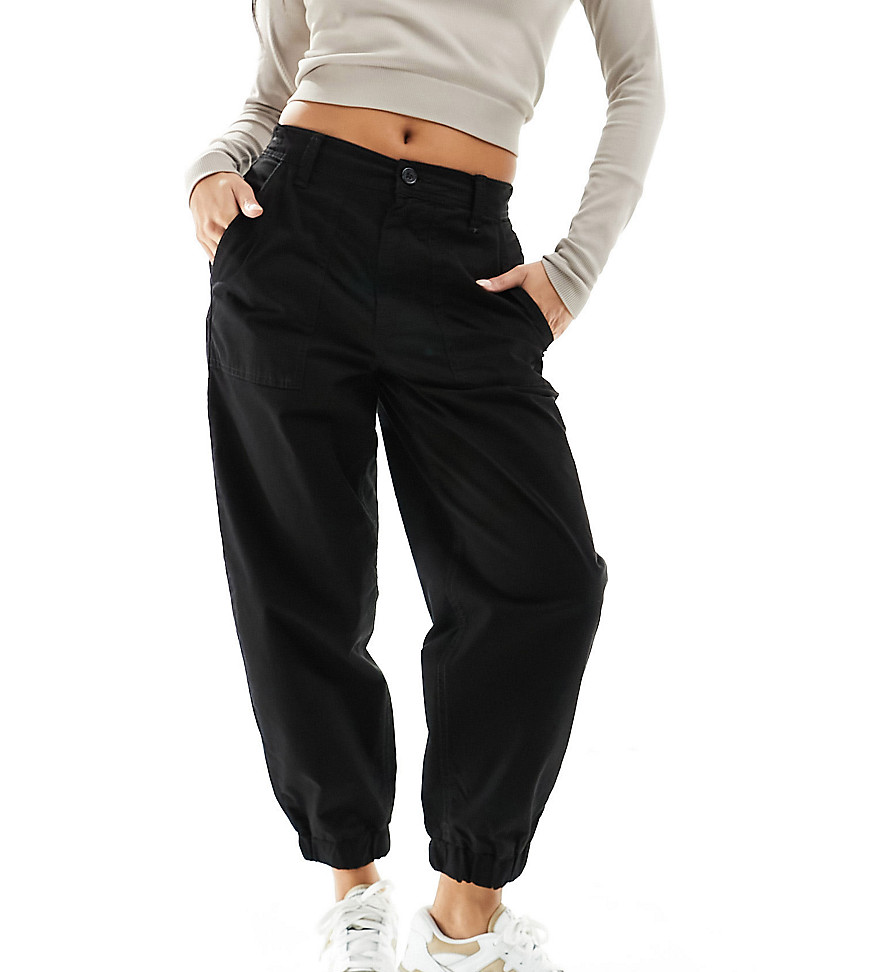 elasticated waist cargo pants in black-Brown