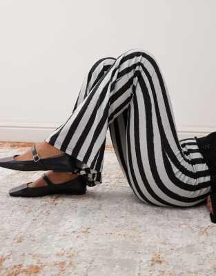 Noisy May Petite Flared Leggings In Black